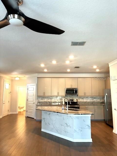 For Rent: $4,500 (3 beds, 2 baths, 1850 Square Feet)