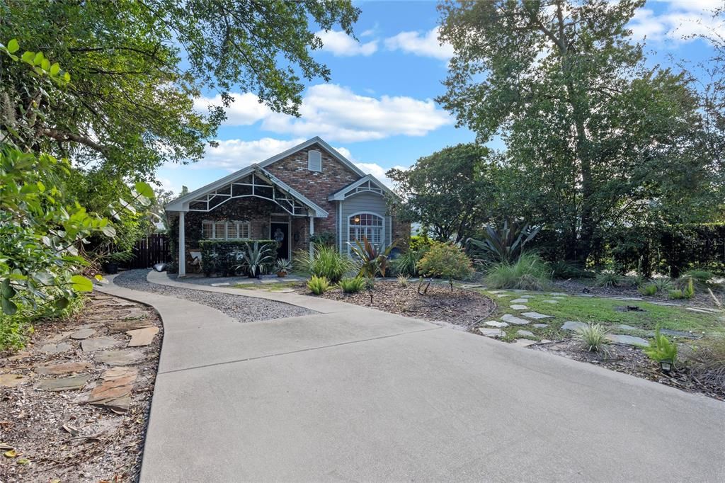 For Sale: $765,000 (3 beds, 2 baths, 1663 Square Feet)