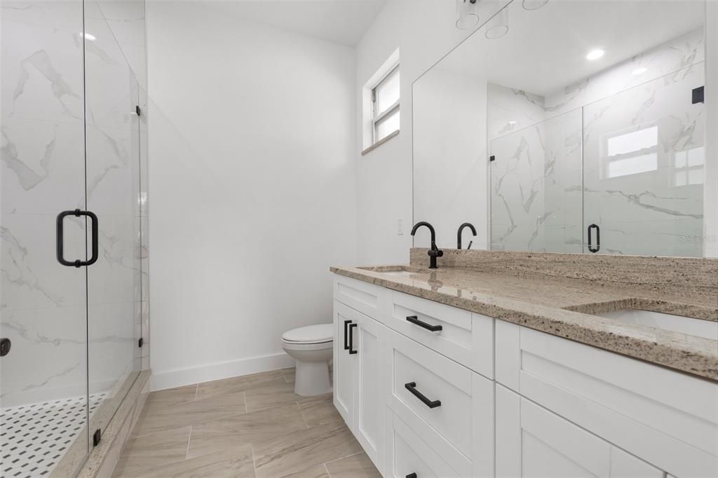 For Sale: $539,000 (2 beds, 1 baths, 1577 Square Feet)