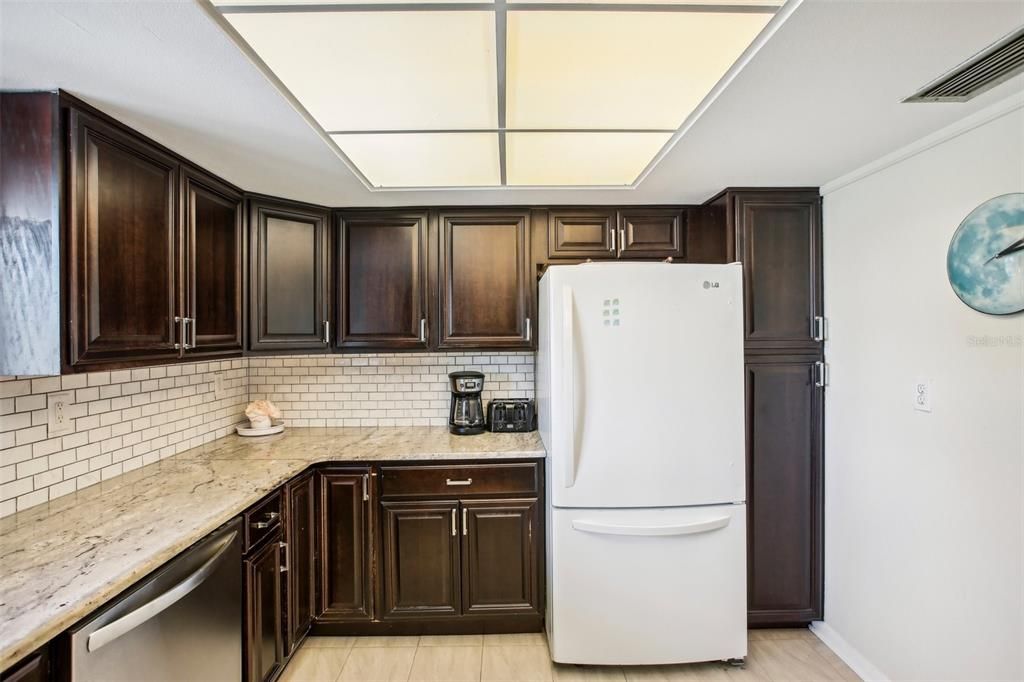 Active With Contract: $199,900 (3 beds, 2 baths, 1180 Square Feet)