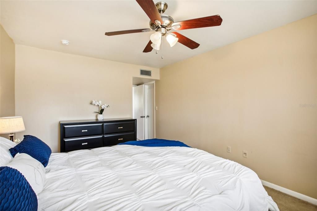 Active With Contract: $199,900 (3 beds, 2 baths, 1180 Square Feet)