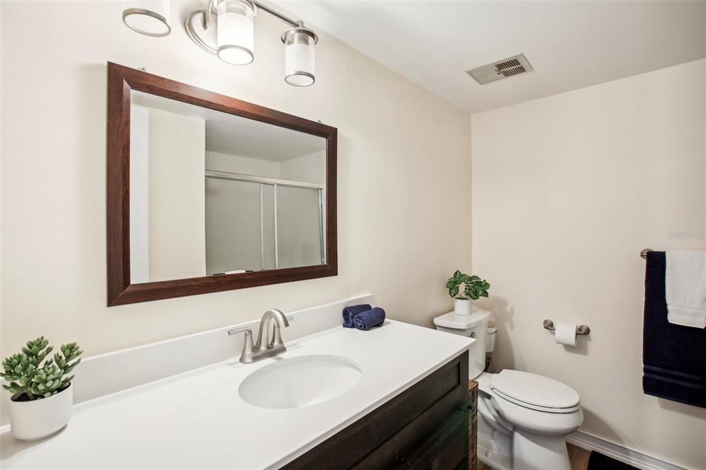 Active With Contract: $199,900 (3 beds, 2 baths, 1180 Square Feet)