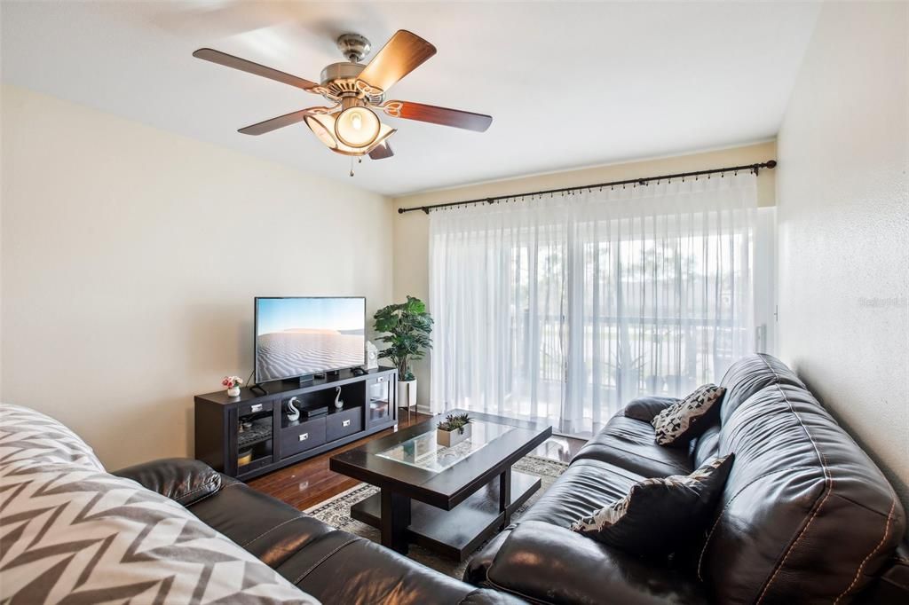 Active With Contract: $199,900 (3 beds, 2 baths, 1180 Square Feet)