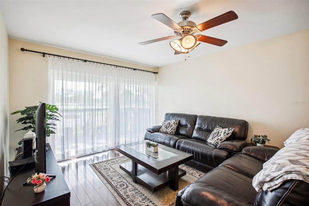 Active With Contract: $199,900 (3 beds, 2 baths, 1180 Square Feet)