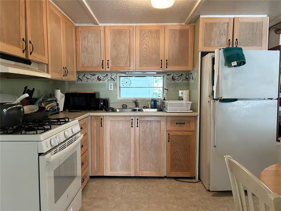 For Sale: $174,900 (3 beds, 1 baths, 890 Square Feet)