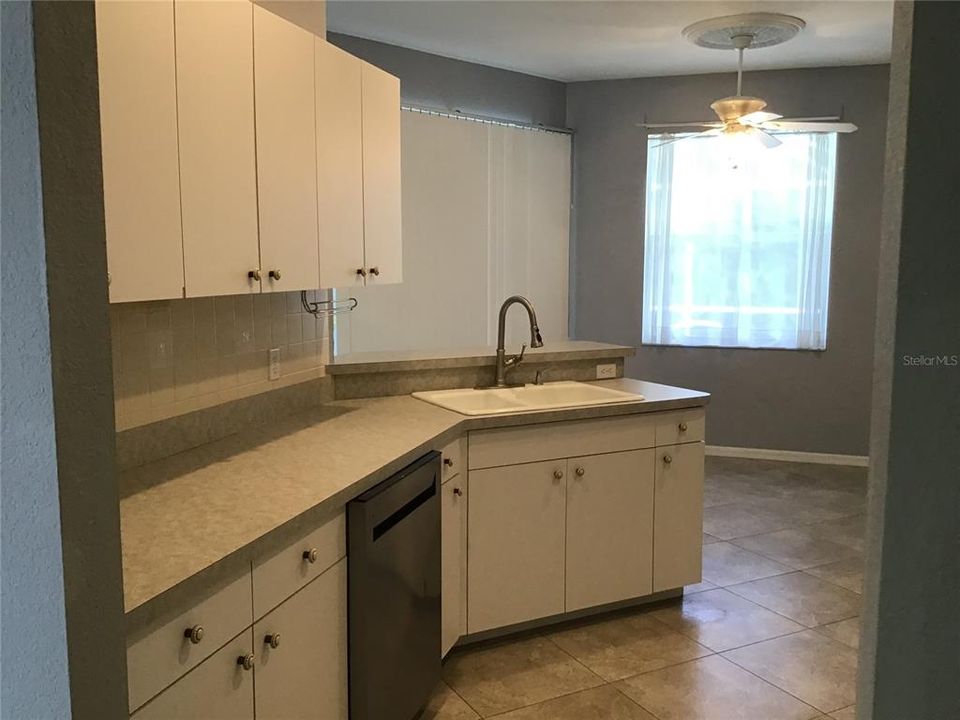 For Rent: $2,500 (3 beds, 2 baths, 1522 Square Feet)