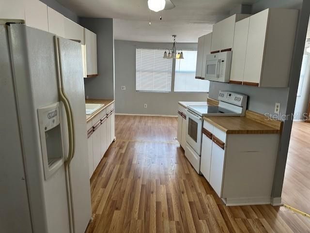 For Sale: $199,900 (2 beds, 2 baths, 1152 Square Feet)