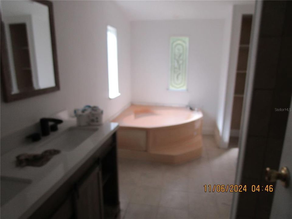 For Sale: $139,900 (3 beds, 2 baths, 1300 Square Feet)