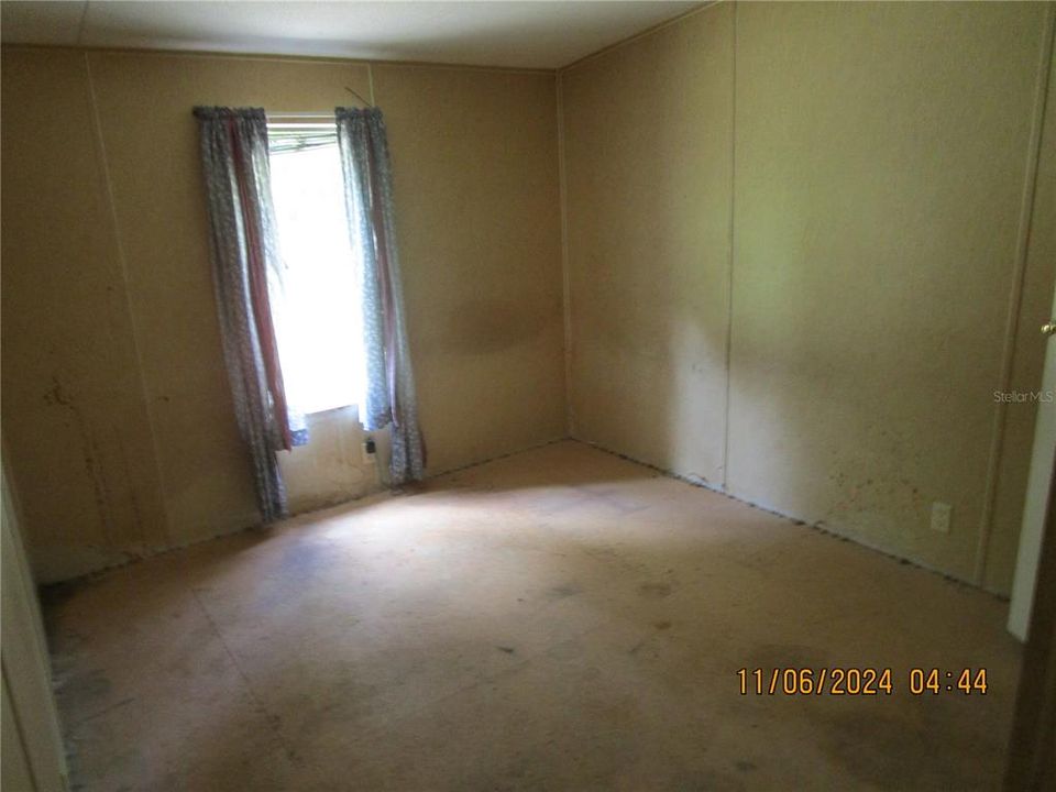 For Sale: $139,900 (3 beds, 2 baths, 1300 Square Feet)