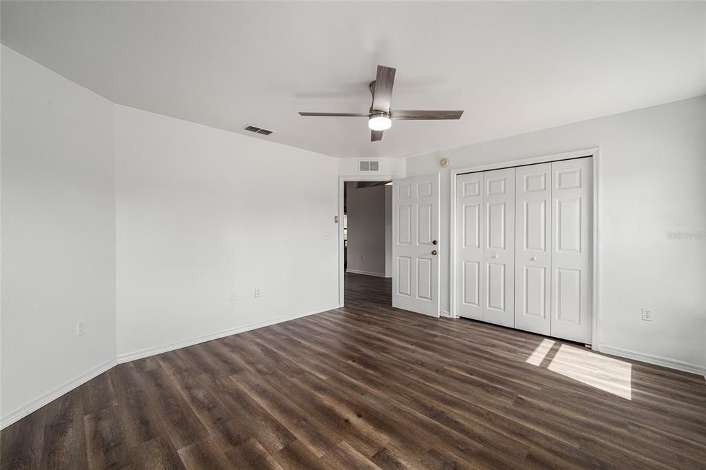 For Sale: $285,500 (3 beds, 2 baths, 1721 Square Feet)