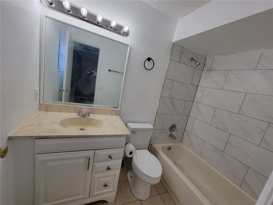 For Rent: $2,000 (3 beds, 2 baths, 1154 Square Feet)