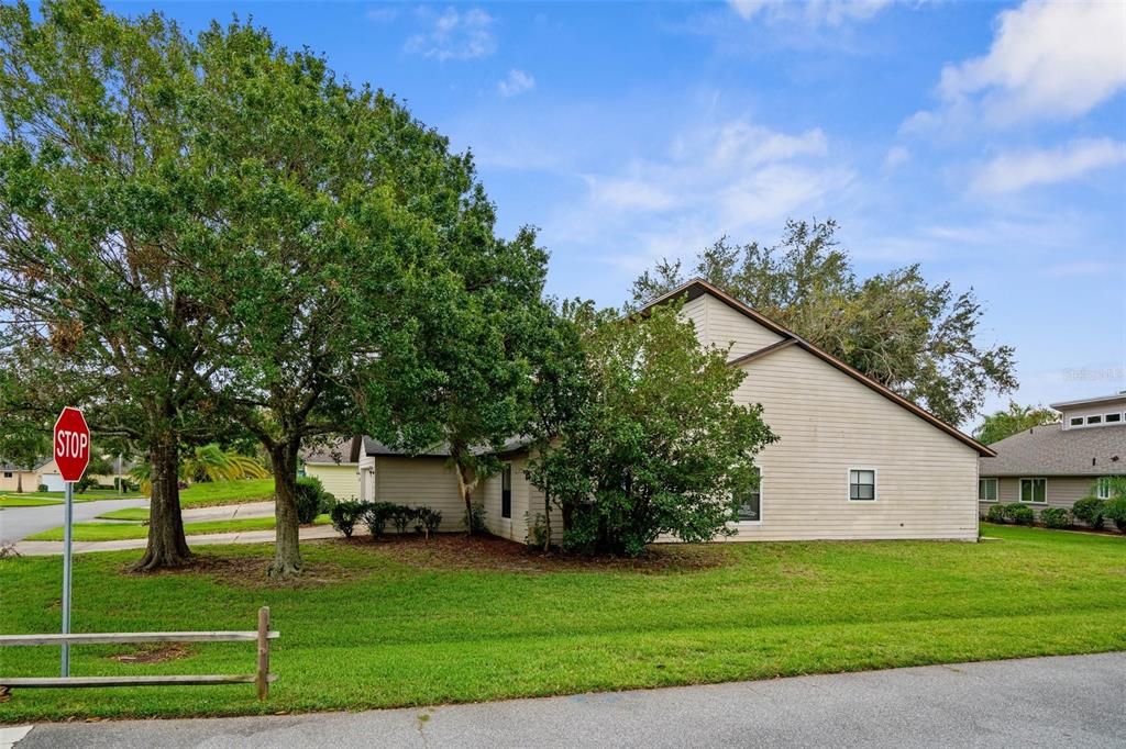 For Sale: $335,000 (3 beds, 2 baths, 1806 Square Feet)