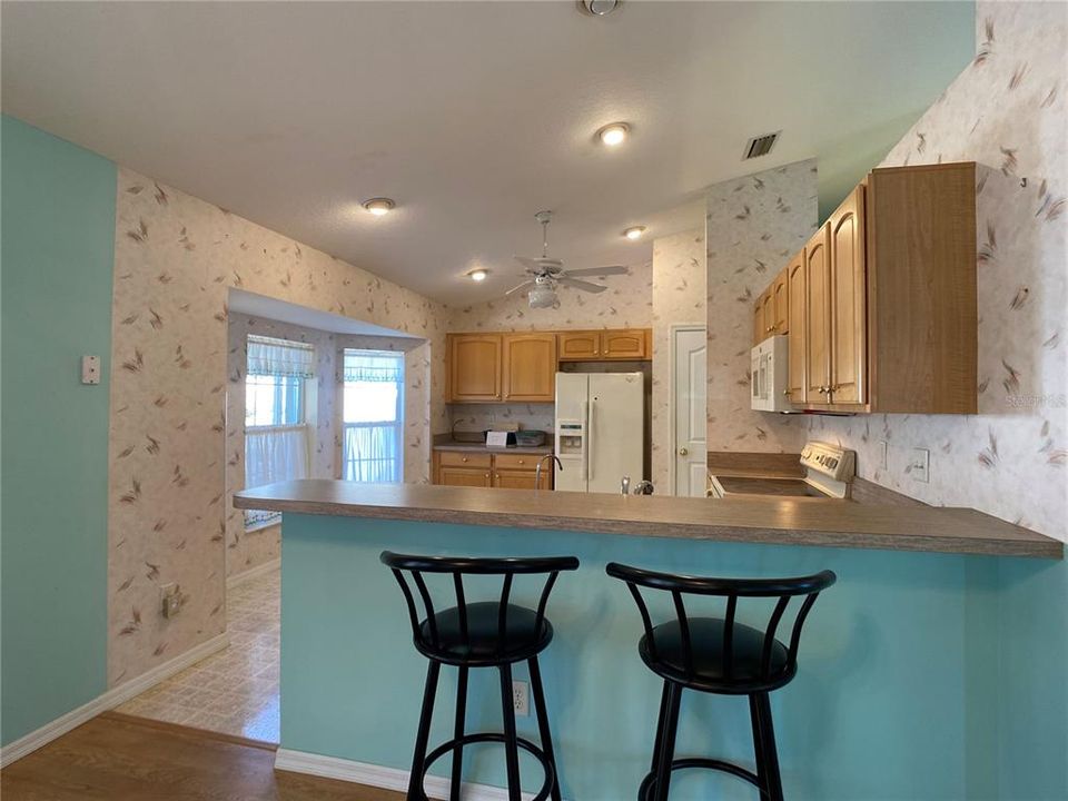 For Sale: $315,000 (3 beds, 2 baths, 1639 Square Feet)