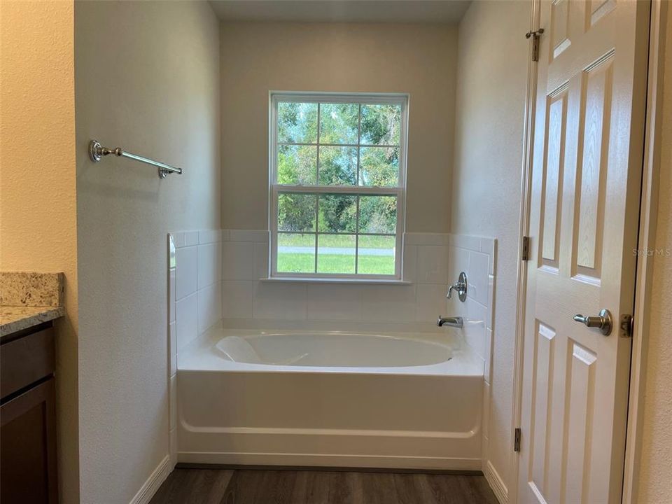 For Sale: $345,308 (4 beds, 2 baths, 1859 Square Feet)