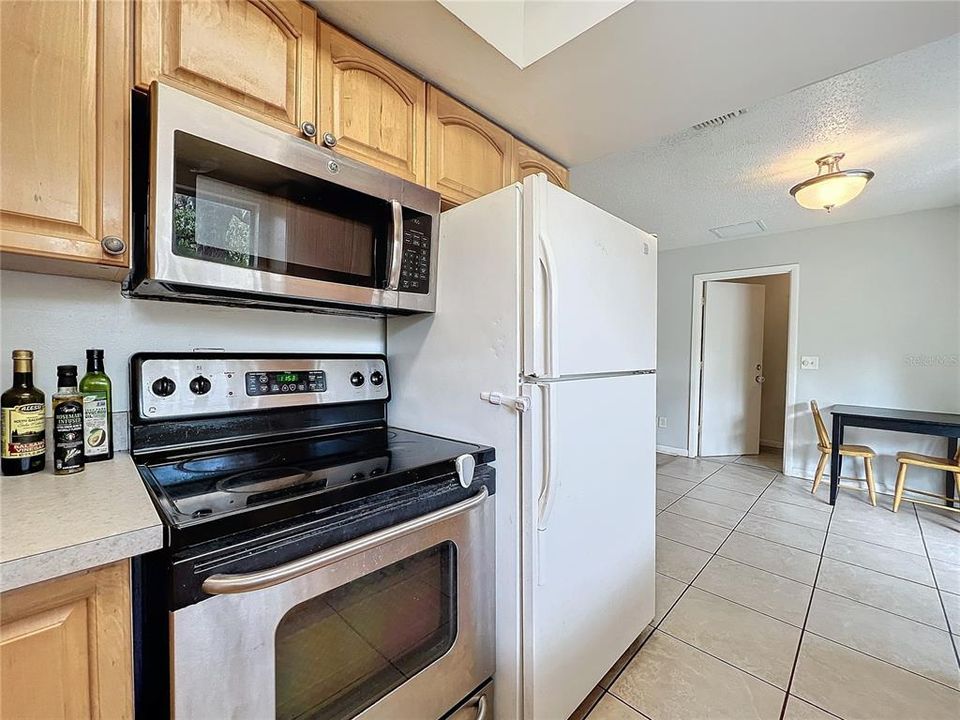 For Sale: $364,900 (3 beds, 2 baths, 1296 Square Feet)