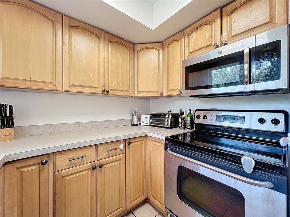 For Sale: $364,900 (3 beds, 2 baths, 1296 Square Feet)