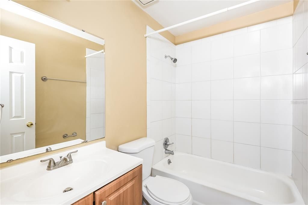 В аренду: $1,895 (4 спален, 2 ванн, 1380 Квадратных фут)