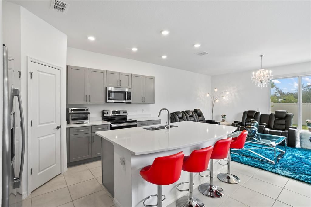 For Sale: $338,500 (3 beds, 2 baths, 1577 Square Feet)