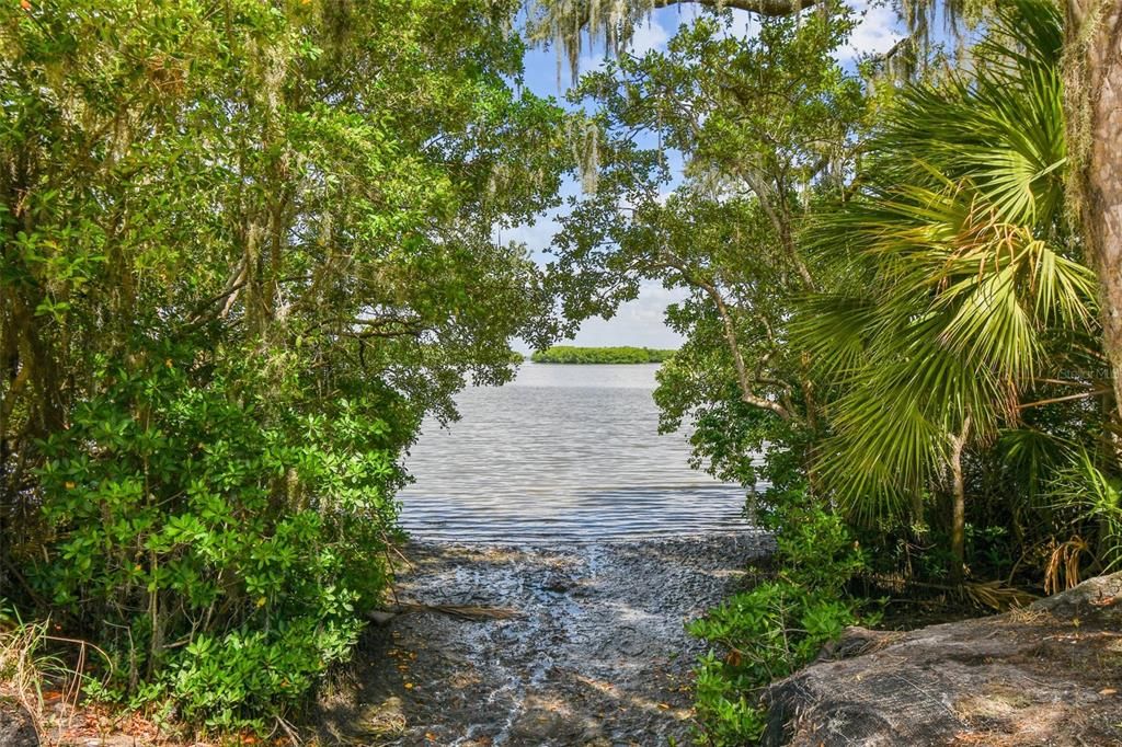 For Sale: $790,000 (4 beds, 2 baths, 1975 Square Feet)