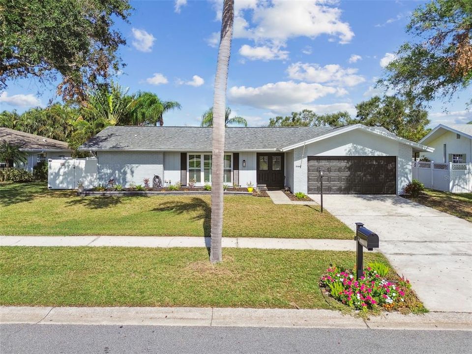 For Sale: $790,000 (4 beds, 2 baths, 1975 Square Feet)