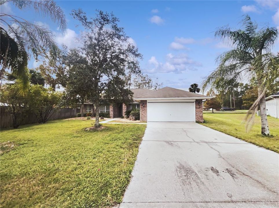 For Sale: $340,000 (4 beds, 2 baths, 2576 Square Feet)