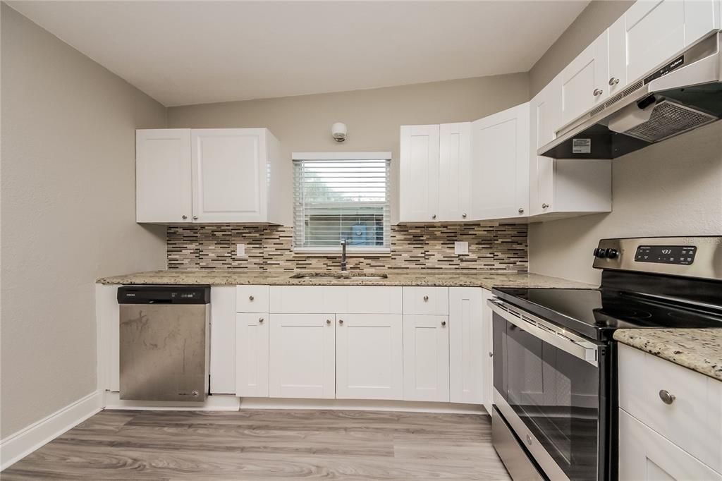 For Rent: $1,905 (3 beds, 2 baths, 1281 Square Feet)