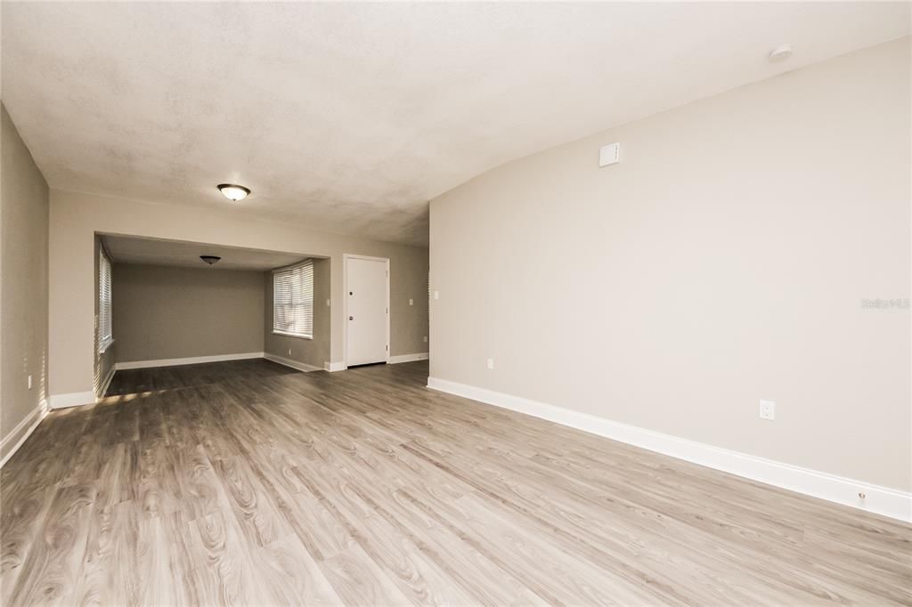 For Rent: $1,905 (3 beds, 2 baths, 1281 Square Feet)