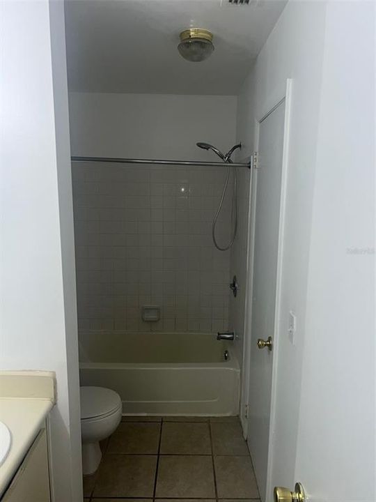 For Rent: $1,300 (1 beds, 1 baths, 766 Square Feet)