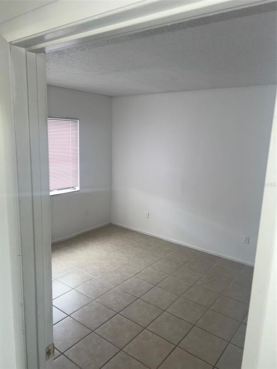 For Rent: $1,300 (1 beds, 1 baths, 766 Square Feet)