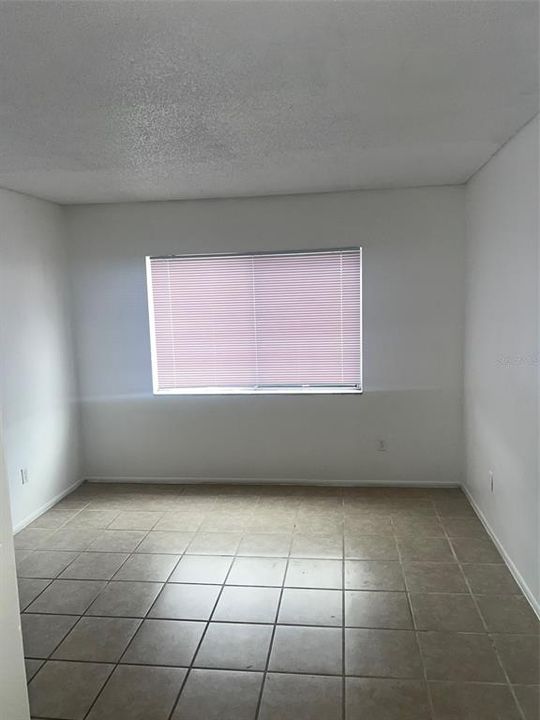 For Rent: $1,300 (1 beds, 1 baths, 766 Square Feet)