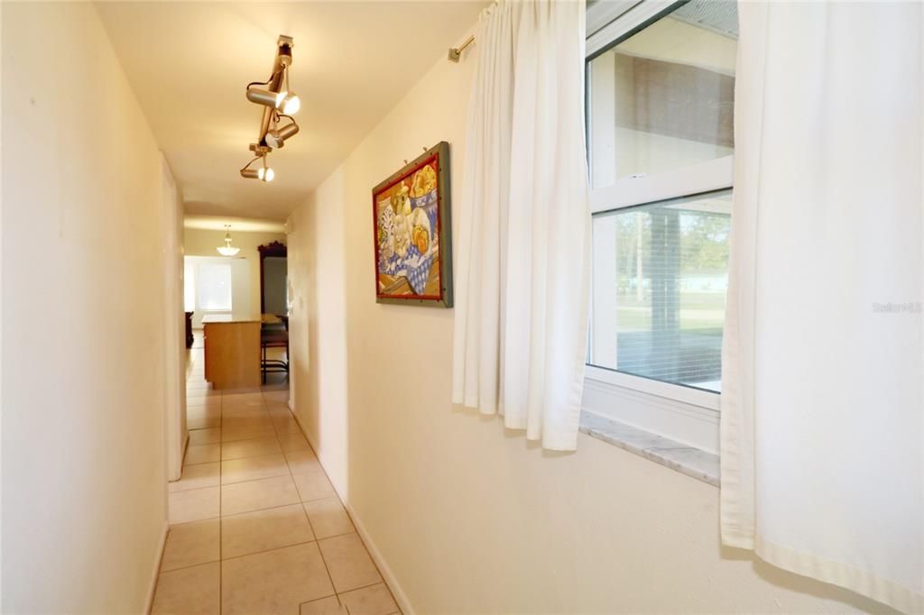 For Sale: $325,000 (2 beds, 2 baths, 1989 Square Feet)