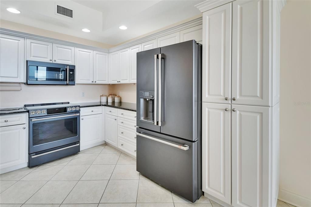 Active With Contract: $749,900 (3 beds, 2 baths, 1655 Square Feet)