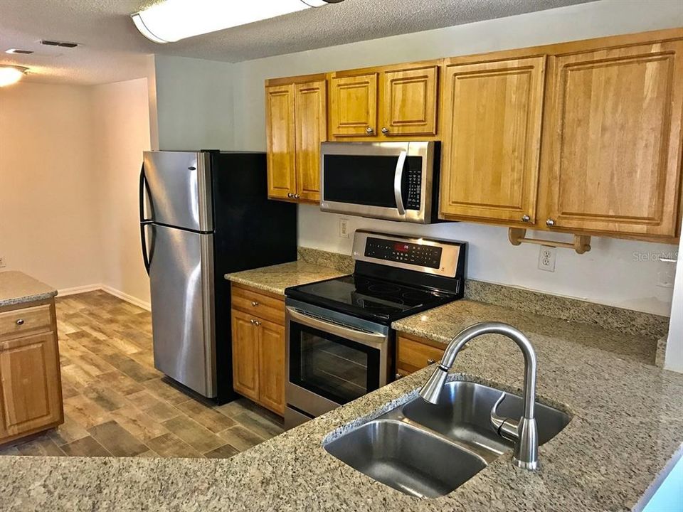 For Rent: $2,200 (3 beds, 2 baths, 1395 Square Feet)