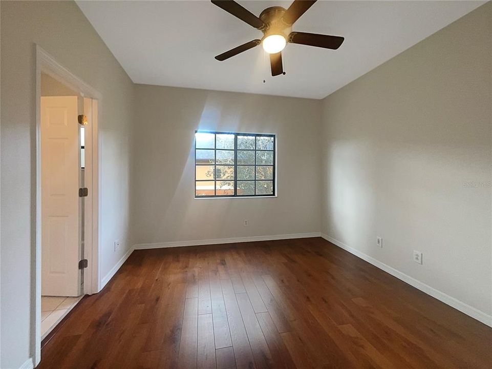 For Sale: $245,000 (2 beds, 2 baths, 1298 Square Feet)