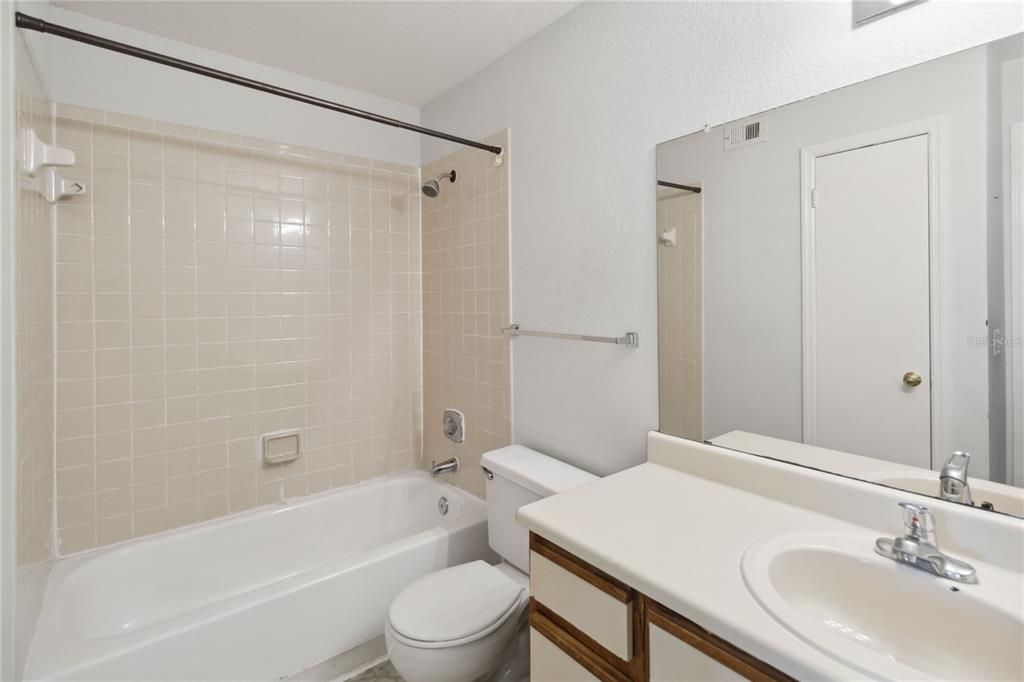 For Rent: $1,650 (2 beds, 2 baths, 934 Square Feet)