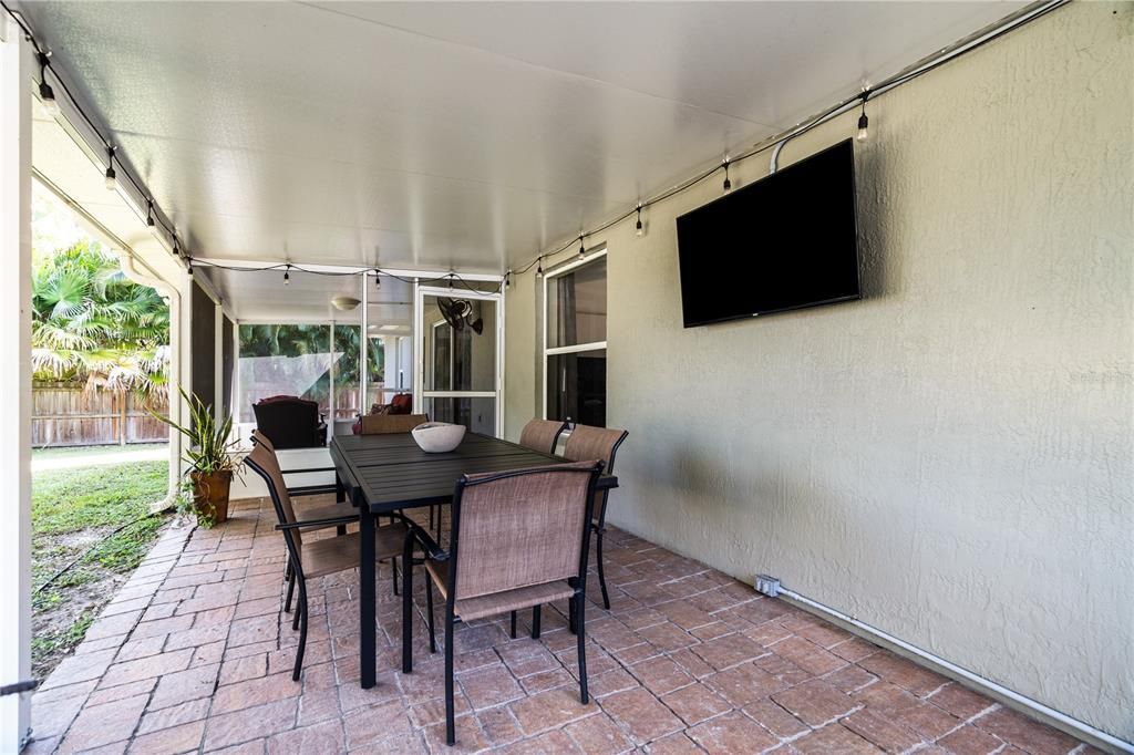 For Sale: $385,000 (3 beds, 2 baths, 1768 Square Feet)