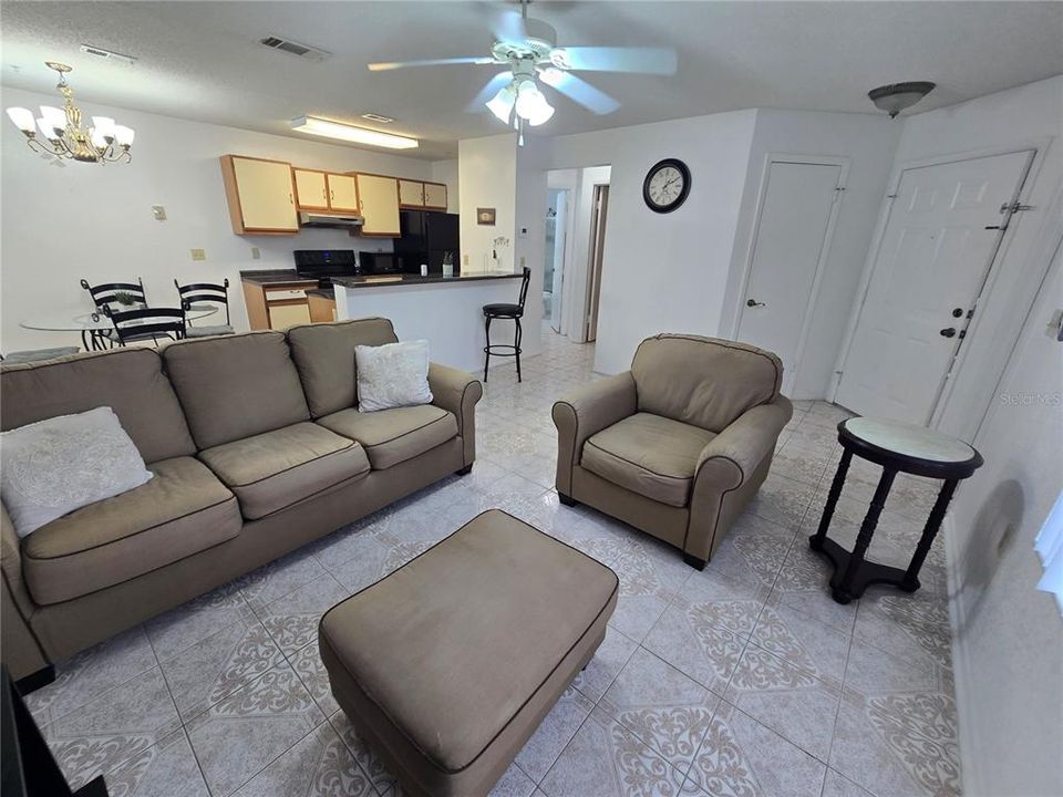 For Sale: $153,900 (1 beds, 1 baths, 747 Square Feet)