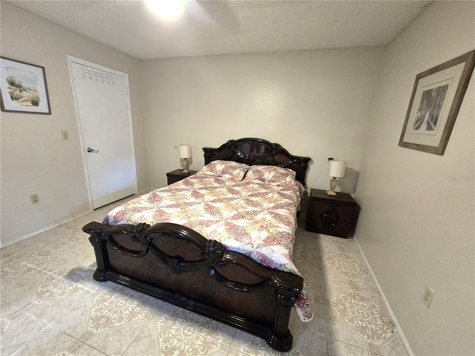 For Sale: $153,900 (1 beds, 1 baths, 747 Square Feet)