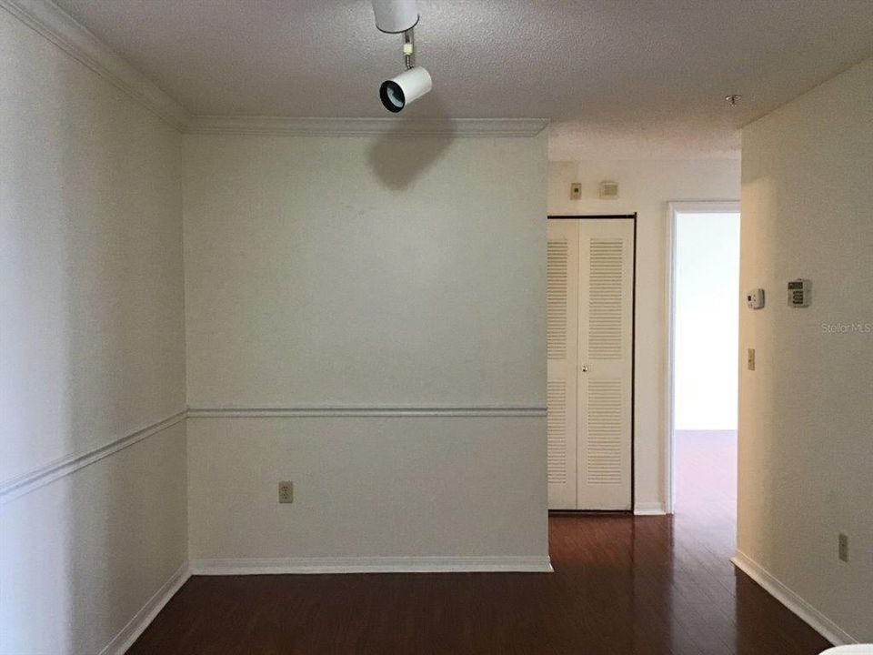 For Rent: $1,617 (2 beds, 1 baths, 871 Square Feet)