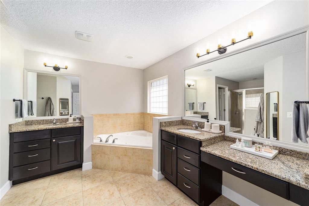 BATHROOM WITH VANITIES