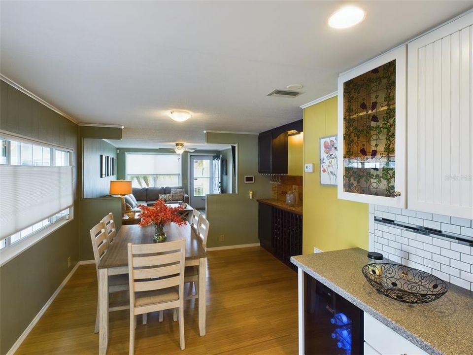 For Sale: $254,900 (3 beds, 2 baths, 1200 Square Feet)