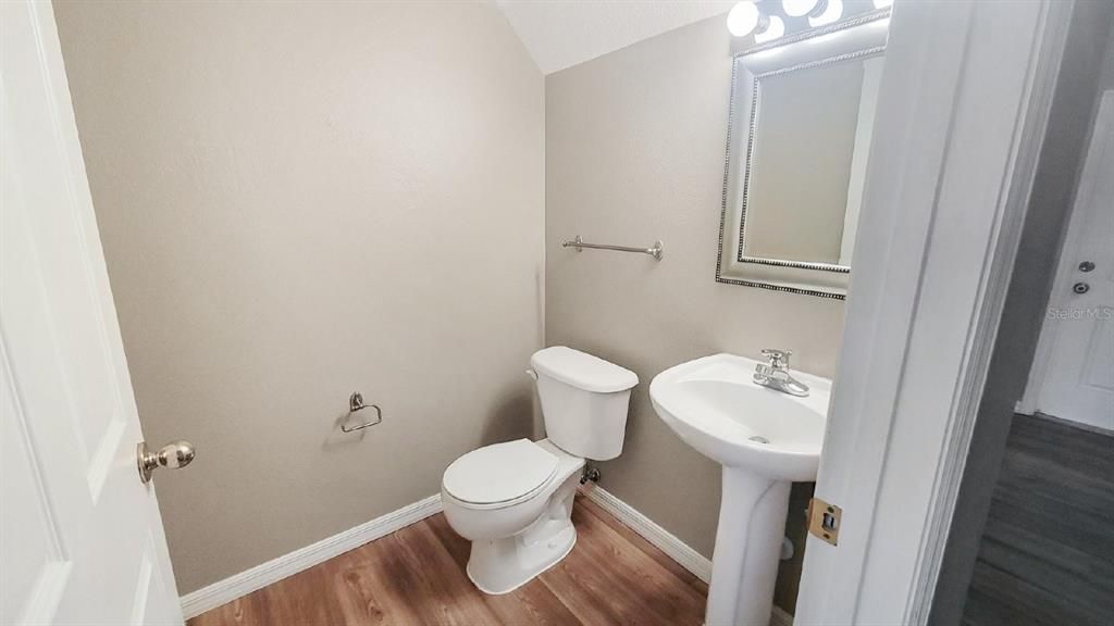 For Rent: $2,000 (3 beds, 2 baths, 1356 Square Feet)