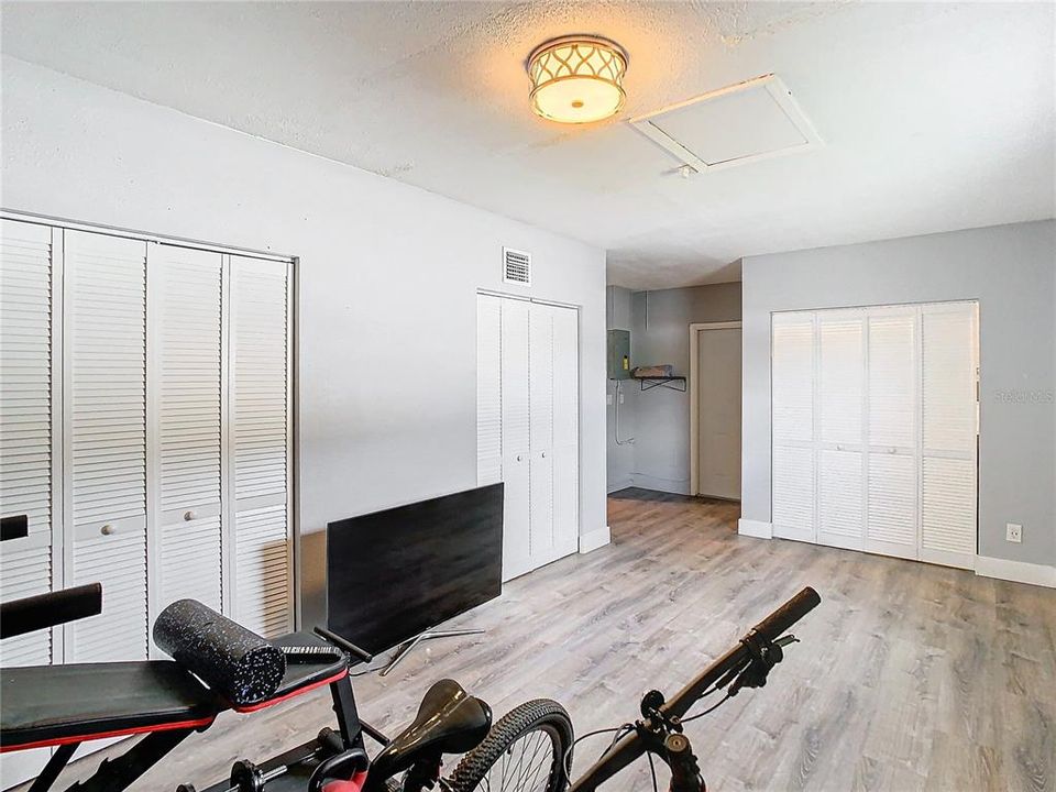 For Sale: $285,000 (3 beds, 2 baths, 1375 Square Feet)