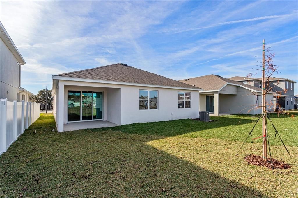 Active With Contract: $399,990 (4 beds, 2 baths, 1938 Square Feet)