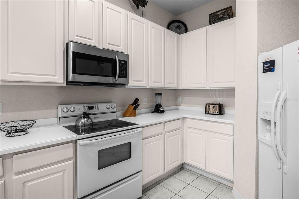 For Sale: $224,900 (2 beds, 2 baths, 1307 Square Feet)