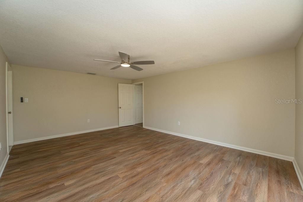 For Rent: $2,345 (3 beds, 2 baths, 1894 Square Feet)