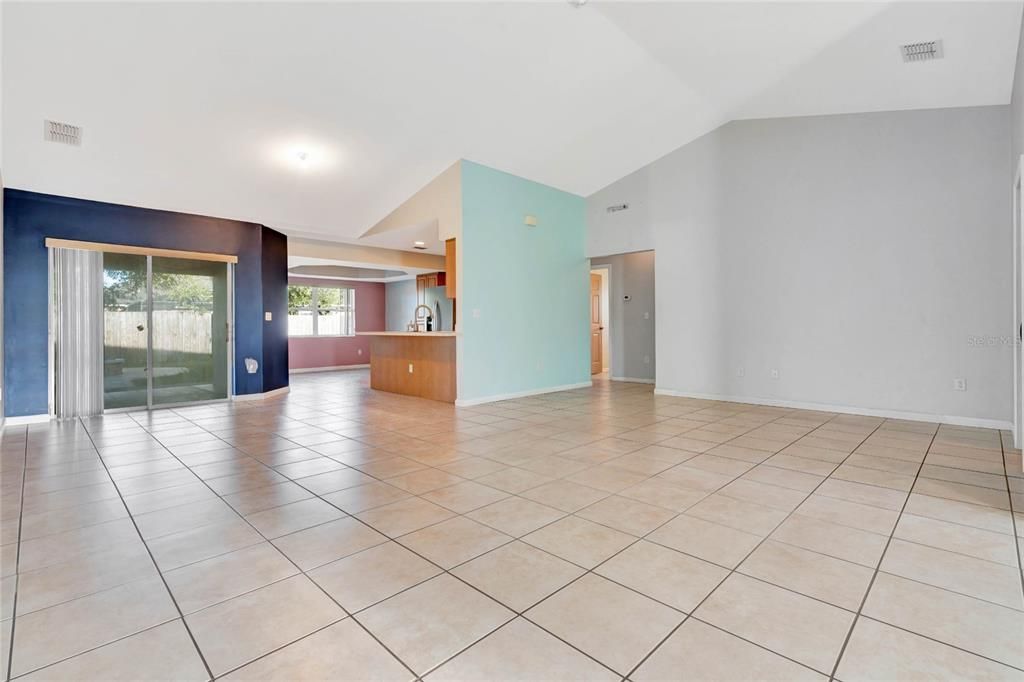 For Sale: $335,000 (3 beds, 2 baths, 1979 Square Feet)