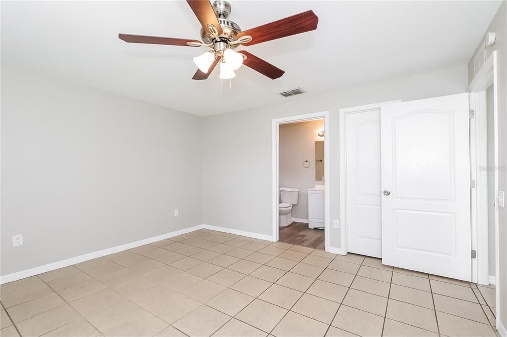 For Rent: $2,150 (4 beds, 2 baths, 1398 Square Feet)