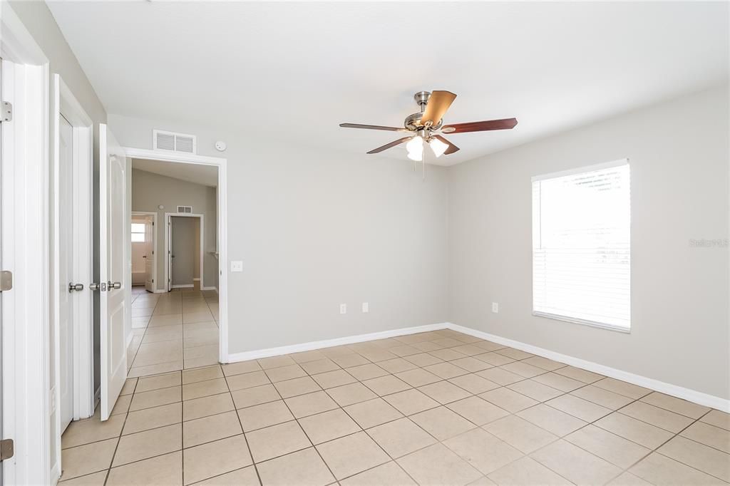 For Rent: $2,150 (4 beds, 2 baths, 1398 Square Feet)