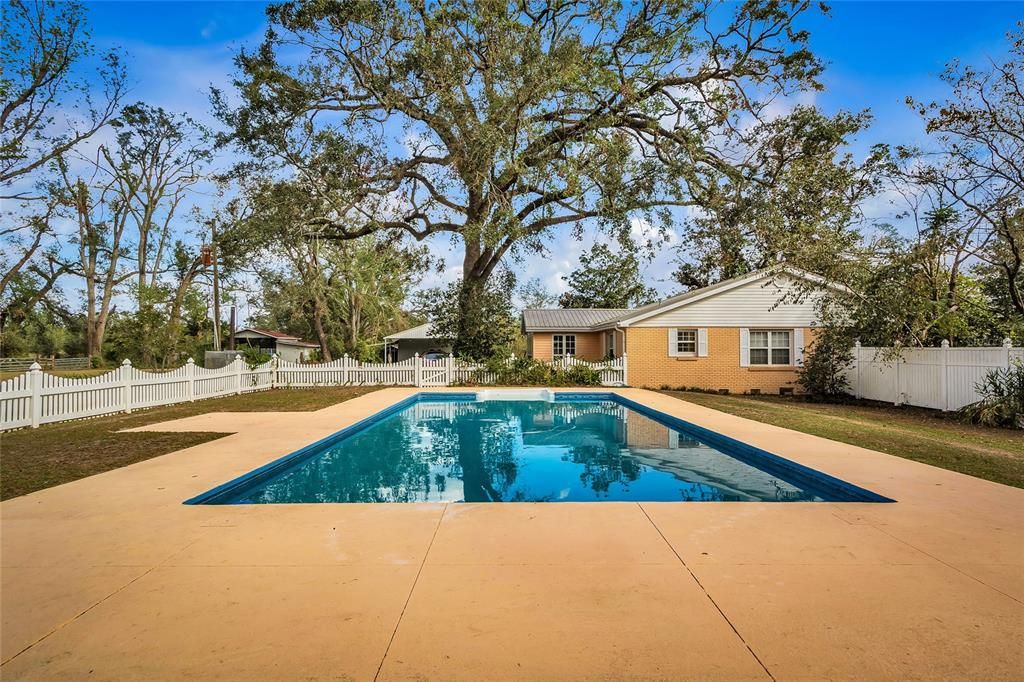 40 x 20 Pool with new pump and liner